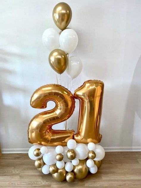 50th Birthday Balloons, Balloon Arrangement, Balloon Prices, Birthday Decorations At Home, 21st Bday Ideas, Balloon Creations, Simple Birthday Decorations, Pink Birthday Cakes, Balloon Arrangements