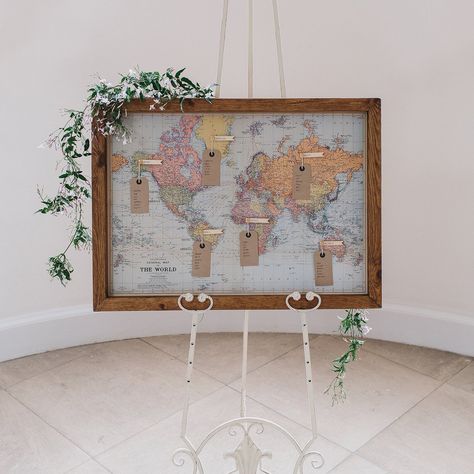 World Map Seating Chart Wedding, Map Table Plan Wedding, Seating Plan Map, Map Seating Chart Wedding, Map Table Plan, Pilot Wedding, Map Table, Travel Inspired Wedding, Props Ideas