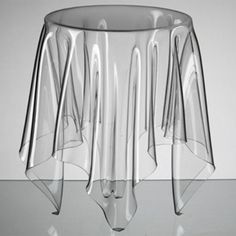 ...Wow de mesa! Acrylic Side Table, Weird Furniture, John Bauer, Futuristic Furniture, White Table Cloth, Chaise Design, Furniture Design Modern, Vintage Frames, Table Design