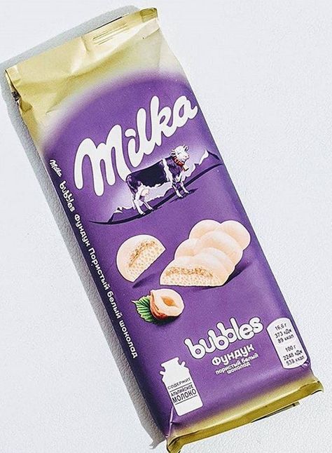 This bubbly bar of nuttiness from Russia is the closest us Brits will get to a fully white @aerochocolateuki! And @gbgifts (Sav10 for 10% off) brings us even closer! - A light and airy @milka_deutschland white chocolate bar with a very intense vanilla sweetness. A top the bubbles is a fine layer of hazelnut praline cream adding a little crunch and intensifying the sweetness of the choc. - I'm a Kinderella Killer through and through and white choc hazelnut is my fave combo, but for me I found thi German Snacks, Chocolate Candy Brands, Milka Chocolate, Bubble Gum Flavor, Hazelnut Praline, White Chocolate Bar, Bubbly Bar, Cookie Monster Birthday, Sour Patch Kids