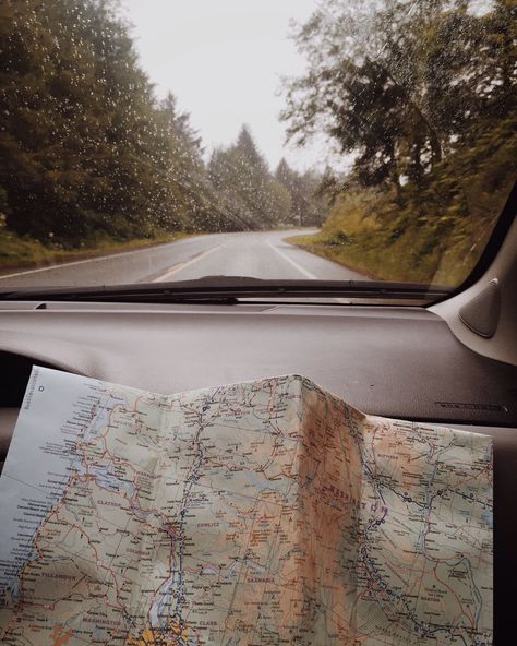 Um dia.... por favor Map Travel Aesthetic, Road Trip Map Aesthetic, Roadtrip Map Aesthetic, Little Things In Life Aesthetic, Road Map Aesthetic, Naive Aesthetic, Survive Aesthetic, Map Photography, Between Two Worlds