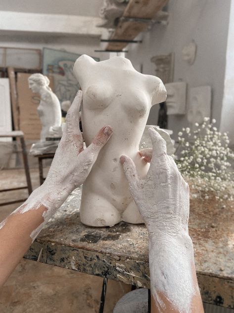 Crop artist creating clay sculpture · Free Stock Photo Sculpture Art Clay, Female Torso, Sculptures Céramiques, Tanah Liat, Ceramic Ideas, Clay Art Projects, Sculpting Clay, Art Clay, Sculpture Clay