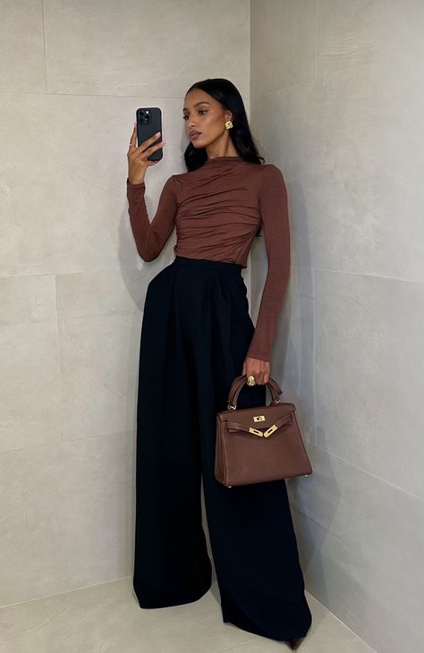 Jasmine Tookes Style, Jasmin Tookes, Wide Leg Trousers Outfit, Femininity Aesthetic, Femininity Tips, Office Casual Outfit, Jasmine Tookes, Sitewide Sale, Professional Attire