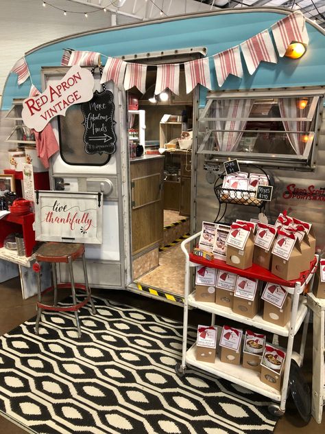 Camper Mobile Boutique, Camper Pop Up Shop, Mobile Vintage Shop, Mobile Candy Truck, Camper Store Design, Mobile Retail Store Trailer, Vintage Camper Boutique, Mobile Candy Shop, Camper Boutique Mobile Shop