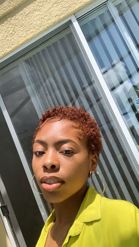 Curlie Pixie, Dyed Twa, Ginger Short Hair Black Women, Short Dyed Hair Black Women, Natural Hair Pixie Cut, Tinted Hair, Low Cut Hairstyles, Big Chop Natural Hair, Short Dyed Hair