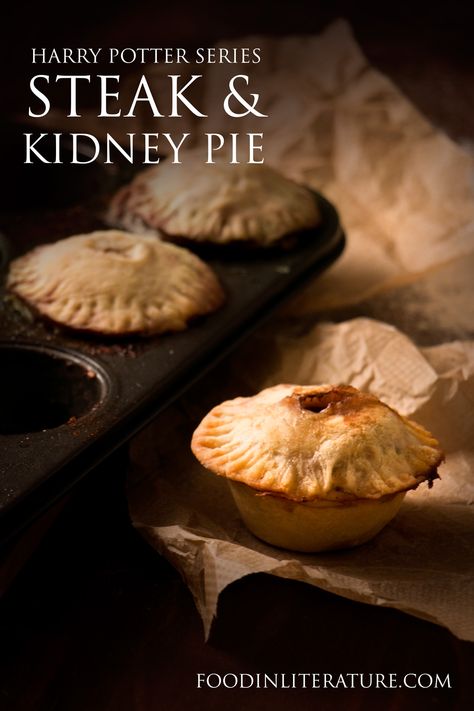 Sweets from Harry Potter are wonderful, but every dinner party needs a savoury dish! Make this individual steak and kidney pie recipe as the main meal. Party Food Main Dish, Harry Potter Feast, Nerdy Recipes, Kidney Pie, Movie Recipes, Anime Cafe, Steak And Kidney Pie, Pumpkin Pasties, Main Entrees