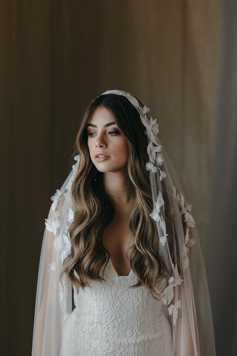 Bridal Look With Veil, Drop Veil Hair Down, Half Up Half Down Wedding Hair With Mantilla Veil, Wedding Veil Looks, Fine Bridal Hair, Cap Veils Bridal, Mantilla Veil Wedding Hairstyles, Over Face Veil, Wedding Hair Down Veil