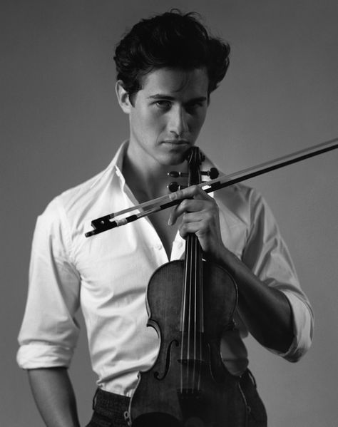 Charlie Siem makes beautiful music. But also, look at him. #daaaymmm Violinist Photography, Charlie Siem, Violin Photography, Musician Portraits, Musician Photography, Violin Players, Classical Musicians, Classic White Shirt, Prom Photos