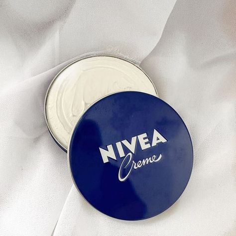 Nivea Cream, Maintenance Routine, Recommended Skin Care Products, Makeup Secret, Kawaii School Supplies, Brown Skin Makeup, Shower Skin Care, Cream Aesthetic, Fancy Makeup