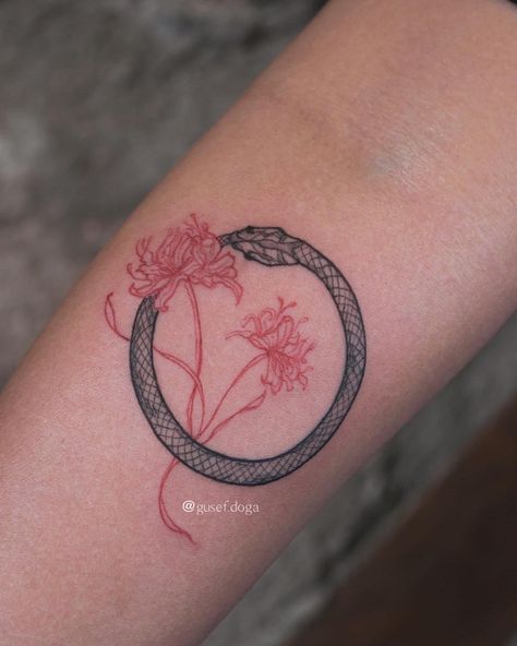 tattoo and design by me 🌿 #tattoo #tattoodesign #tattooart #tattoosforwomen #tattooideas #redandblack #redandblacktattoo #snake #snaketattoo #ouroboros #ouroborostattoo #ouroborossnake Ouroboros Infinity Tattoo, Simple Ouroboros Tattoo, Ouroboros Tattoo Minimalist, Oroborous Tattoo, Feminine Rage Tattoo, Ouroboros Tattoo Design, Ouroboros Meaning, Braids Sizes, Dragon Ouroboros