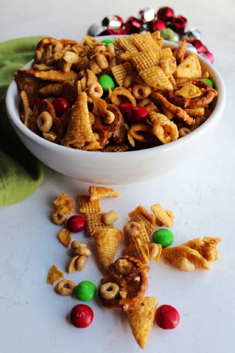 Caramel Chex Mix With Bugles 5 Sweet Chex Mix Recipes With Bugles, Christmas Bugles Snack Mix Recipes, Christmas Caramel Chex Mix Recipes, Chex Mix With Bugles Christmas, Sweet And Salty Chex Mix Recipes With Bugles, Bugle Snack Mix Sweet, Caramel Chex Mix With Bugles, Chex Mix Recipes With Bugles, Bugle Snack Mix Recipes