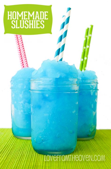 Easy Homemade Slushee Recipe. So simple and cheap to make at home. Blue Slushie, Homemade Slushies, Love From The Oven, Slushie Recipe, Milk Shakes, Blue Food, Frozen Drinks, Blue Raspberry, Smoothie Drinks