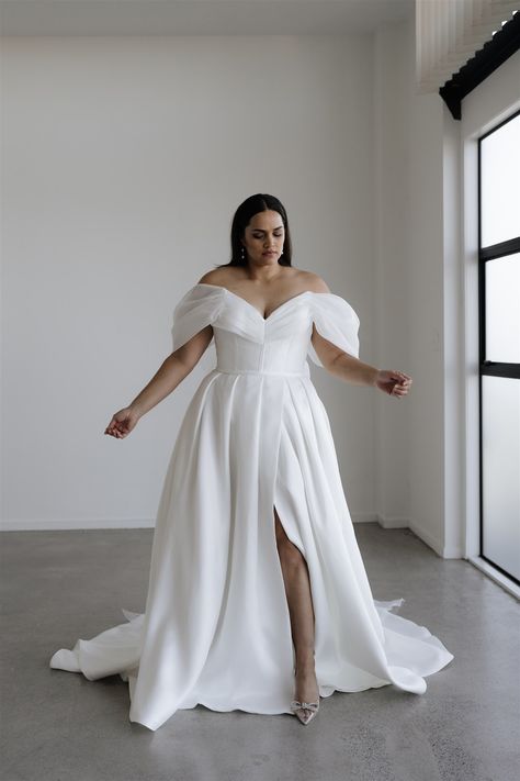 Franklyn Wedding Gown | Hera Couture Plus Size Corset Dress, Hera Couture, Wedding Dresses Whimsical, Minimal Wedding Dress, Plus Wedding Dresses, Plus Size Bride, Curvy Bride, Dream Wedding Ideas Dresses, Wedding Dresses Plus Size