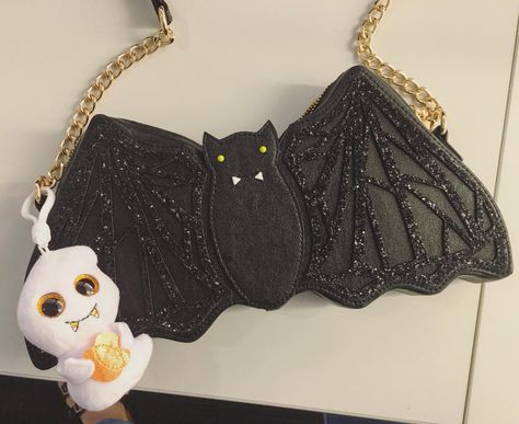 Happy first day of fall! New batty Betsy Johnson bag and Beanie Baby ghostie keychain from Walgreens. Bat Purse, Betsy Johnson Bags, Betsey Johnson Purses, Unique Womens Fashion, Faux Leather Purse, Vegan Handbags, Black Crossbody Purse, Bags Black, Betsey Johnson Bags