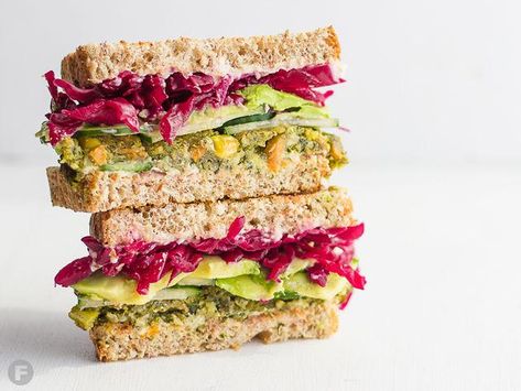 Beet Sauerkraut, Beet Sandwich, Corn And Quinoa, Sauerkraut Sandwich, Fermented Recipes, Veggie Sandwich, Red Beets, Feel Good Food, Lunch To Go