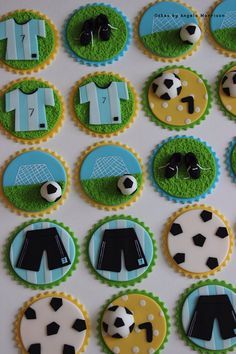 Soccer Cakes, Sports Cupcake Toppers, Soccer Cookies, Soccer Cupcakes, Sport Cupcakes, Soccer Birthday Cakes, Football Cupcakes, Football Cookies, Soccer Cake