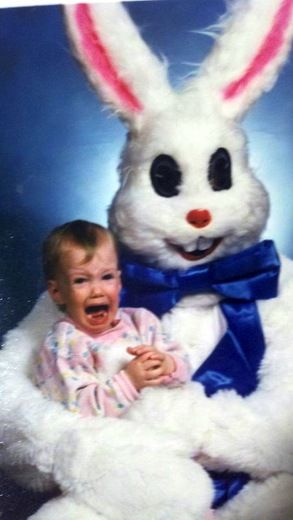 This one look soulless Scared Bunny, Scary Easter Bunny, Creepy Easter Bunny, Scary Bunny, Bunny Eyes, Creepy Easter, Mall Santa, Creepy Old Photos, Poor Child