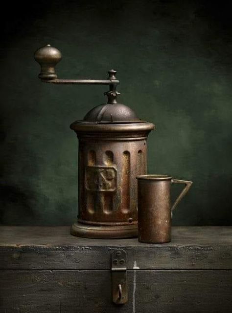 Lighting Diagram, Light Painting Photography, Still Life Pictures, Antique Photography, Object Photography, Object Drawing, Still Photography, Italian Coffee, Vintage Objects