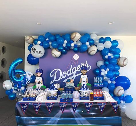 Dodgers 1st Birthday Party, Dodger Party Decorations, Dodger Balloon Garland, Dodgers Cake Birthdays, Baseball Party Backdrop Ideas, Dodgers Party Decorations, Dodgers Birthday Party Decorations, Dodgers Party Ideas, Dodger Party Ideas