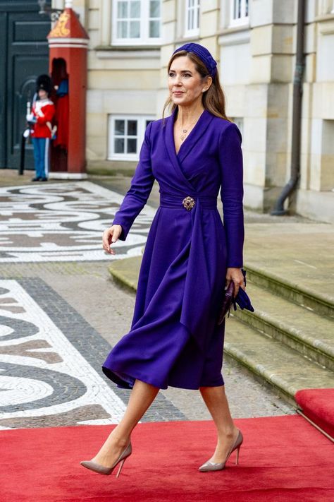 King Frederik and Queen Mary reunite to host first state visit - best photos Queen Of Denmark, Kate Middleton Family, Princess Louise, Wide Leg Jeans Outfit, Trendy Date Night Outfit, Princess Marie Of Denmark, Mary Of Denmark, Middleton Family, Queen Consort