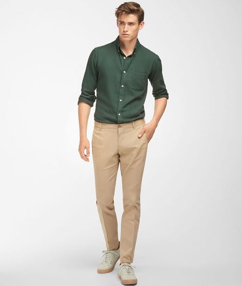 Oxford Style Outfit Men, Working Man Outfit, Slim Men Outfit, Work Men Outfit, Men’s Chinos Outfits, Oxford Shirt Outfit Men, Business Casual Attire For Men, Mens Casual Shirt, Smart Casual Menswear