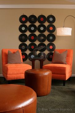 Rock & Roll Living contemporary living room Rock N Roll Living Room, Rock Roll Decor, Rock N Roll Bedroom, Rock And Roll Room, Rock Bedroom, Orange Lounge, Rock Room, Music Bedroom, Blue Desert