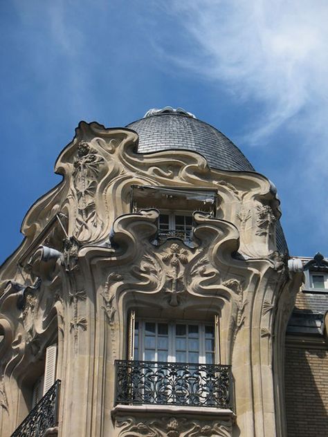 Details, details...Arch. Alfred Wagon, Paris, France, photo by Julio Herrera Ibanez via Flickr. https://musetouch.org/?cat=19 Art Nouveau Design Architecture, Modern Beaux Arts Architecture, Art Deco Arches Architecture, Noveau Art Architecture, Beau Arts Architecture, English Gothic House, L'art Nouveau, Art Nevou Architecture, Art Nouveau Buildings