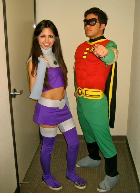 Starfire & Robin Star Fire And Robin Couple Costume, Star Fire And Robin Costume, Starfire And Robin Costume, Hallowed Costumes, Cute Halloween Costumes Ideas, Costumes Ideas For Couples, Halloween Costumes Ideas For Couples, Robin Halloween Costume, Starfire Costume