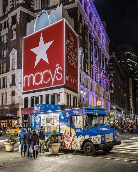 #macys #newyork #newyorkcity #shopping #manhattan #streetphotography Herald Square Nyc, Sleep City, York Things To Do, Christmas Nyc, New York Pictures, Budget Vacation, Nyc Girl, Nyc Aesthetic, I Love Ny