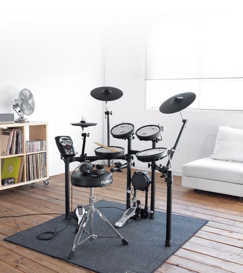 Roland Electronic Drums, Electric Drum Set, Drums Studio, Drum Room, Drum Pad, Drum Lessons, Home Gym Design, Drummer Boy, Electronic Drums