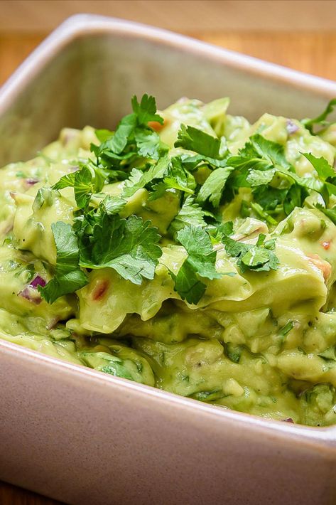 The Avocado in this delicious creamy vegan guacamole is so smooth and delicious! Very quick and easy to make. #veganism #vegan #creamy #avocado #deliciousveganfood Vegan Guacamole, Flour Tortilla Chips, Vegan Dips, Vegan Dip, Delicious Vegan Recipes, Few Ingredients, Vegan Paleo, Vegan Recipes Easy, Tortilla Chips