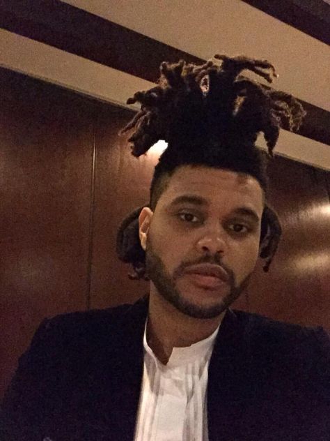 Abel Tesfaye at the 2015 GRAMMYs The Weeknd 2015, Weeknd Hair, Musica Disco, Abel Makkonen, Abel The Weeknd, Abel Tesfaye, Male Artist, The Weeknd, Best Artist