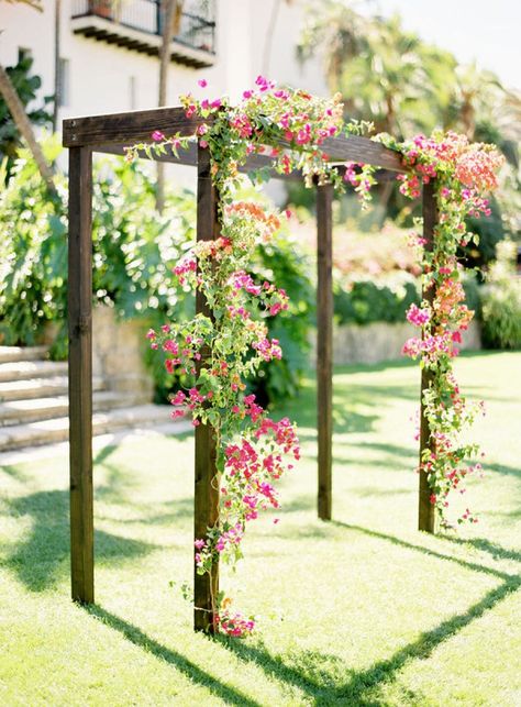 Pergola Wedding, Diy Wedding Arbor, Wedding Ceremony Setup, Wooden Arbor, Diy Wedding Arch, Wedding Arbors, Wedding Alters, Wedding Arbour, Garden Arbor