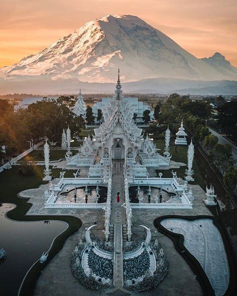 Worldplaces Tour on Instagram: “Chiang Rai, Thailand! @trystane « Chosen by: @omargarciao » ✈ Follow @amazing.captures & @vacationandtravel for more awesome photos. 👉 TAG…” Chiang Rai Thailand, Chiang Rai, Northern Thailand, Philippines Travel, Palawan, Travel Board, Artistic Photography, Thailand Travel, Tower Bridge