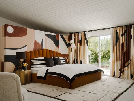 Palm Springs Style Interior, Palm Springs Bedroom, Ryan Saghian, Frank Lloyd Wright Buildings, Palm Springs Home, Palm Springs Style, Togo Sofa, Velvet Drapes, Interior Bedroom