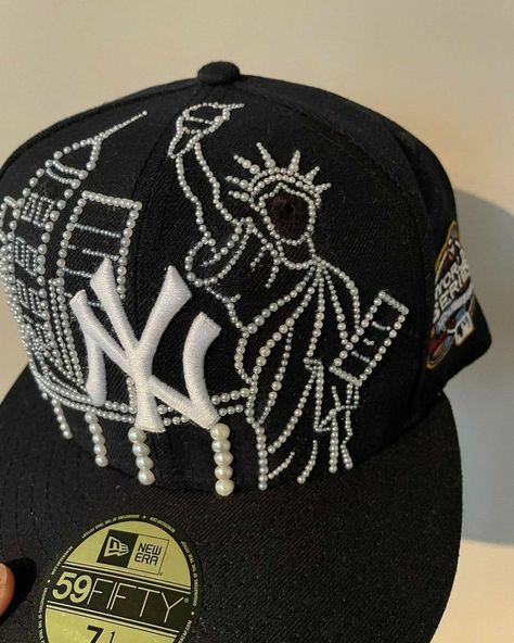 Y2k Hats, Custom Fitted Hats, Ny Hat, Swag Hats, Dope Hats, Hat Aesthetic, Fits Aesthetic, Custom Caps, Concept Clothing