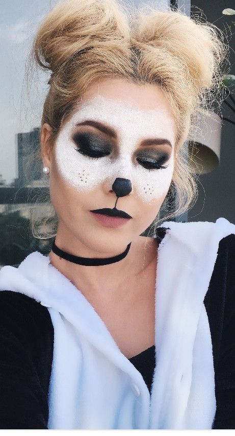 Polar Bear Makeup Halloween, Panda Inspired Makeup, Lemur Makeup, Scary Bear Costume, Raccoon Costume Makeup, Koala Makeup Halloween, Skunk Makeup Halloween, Panda Halloween Makeup, Cute Panda Makeup