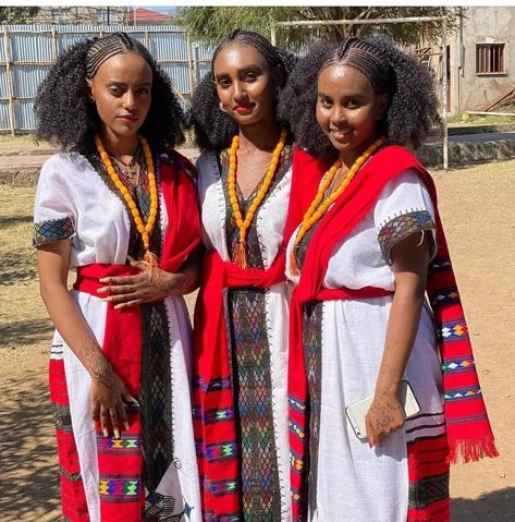 Wollo Amhara Amhara Culture, Ethiopian Cultural Clothes, Gurage Ethiopia Dress, Wollo Amhara Traditional Dress, Wolayta Ethiopia, Ethiopian People, Ethiopian Women, Ethiopian Dress, Traditional Attire