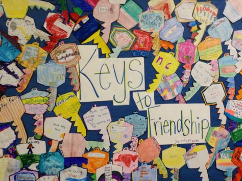 Keys to friendship! Bulletin board School Friendship Party Ideas, Friendship Bulletin Boards, Friendship Bulletin Board Ideas, Friendship Display, Friendship Bulletin Board, Friendship Preschool, Friends Vision Board, Make The Friendship Bracelets, Friendship Crafts