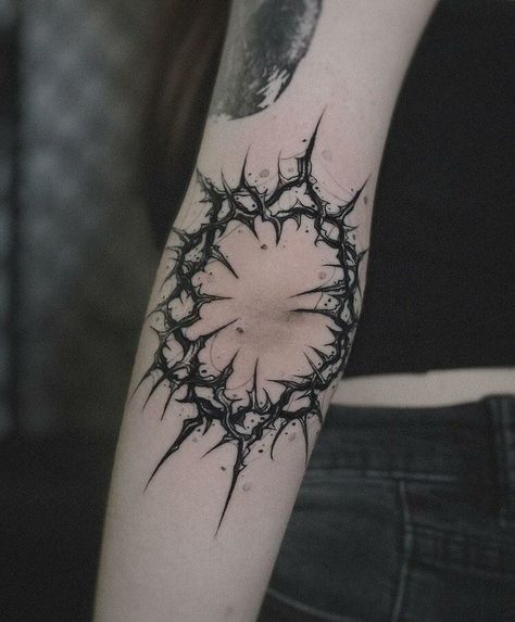 Elbow Thorn Tattoo, Thorns Elbow Tattoo, Anime Elbow Tattoo, Tattoo Around Elbow, Thorns Tattoo Design, Thorns Tattoo, Ant Tattoo, Tattoo Zone, Satanic Tattoos