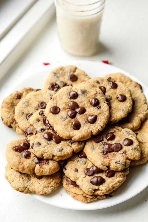 Low Calorie Chocolate Chip Cookies (59 Calories Each) Low Calorie Chocolate Chip Cookies, Sugar Free Chocolate Chip Cookies, Low Calorie Cookies, Low Calorie Chocolate, Healthy Chocolate Chip Cookies, Homemade Chocolate Chip Cookies, Healthy Chocolate Chip, Sugar Free Chocolate Chips, Chocolate Chip Cookie Recipe