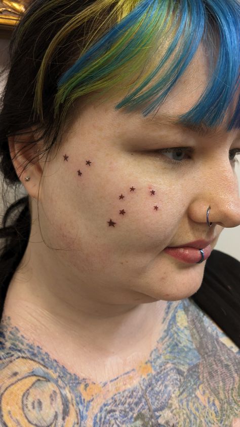 Rainbow Freckles Tattoo, Constellation Freckles, Star Face Tattoo, Freckles Tattoo, Freckles Beauty, Mark Tattoo, Beauty Marks, Leo Constellation, Face Tattoos