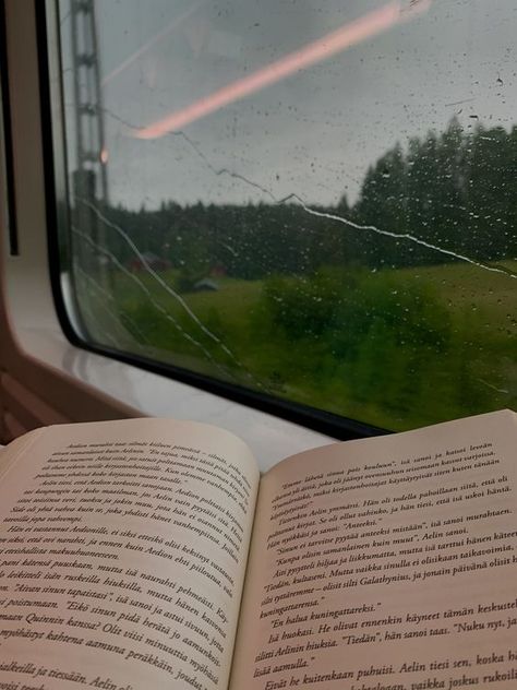 Look Wallpaper, Rainy Day Aesthetic, Reading Motivation, An Open Book, Foto Ideas Instagram, Open Book, Nature Aesthetic, Book Aesthetic, Aesthetic Photo