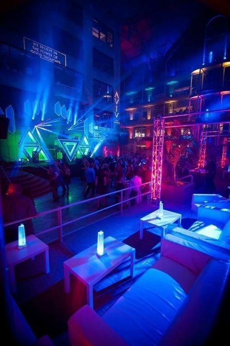 Club Design Interior, Club Building, Pub Party, Nightclub Aesthetic, Nightclub Bar, Nightclub Design, Lounge Club, Bar Interior Design, Party Room