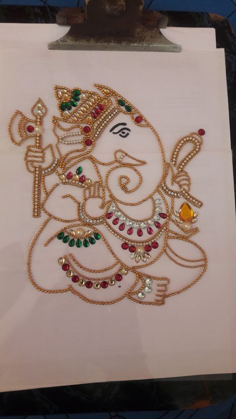 Ganesha Ganpati Hand Work Design, Ganpati Embroidery Designs, Ganpati Bappa Aari Work, Ganesha Embroidery Design, Ganesh Embroidery Design, Ganesha Artwork, Kundan Rangoli, Acrylic Rangoli, Kundan Work