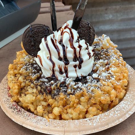 Funnel Cake Ice Cream, Cookies And Cream Funnel Cake, Funnel Cake Food Truck, Carnival Funnel Cake Recipe, Fruity Pebbles Funnel Cake, Banana Oat Cookies, Funnel Cake Recipe, Waffle Maker Recipes, Carnival Food