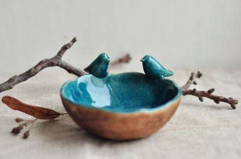 Key Dish, Ceramics Pottery Mugs, Clay Classes, Key Bowl, Mini Gardens, Ceramic Ring Dish, Beginner Pottery, Pottery Animals, Pottery Houses