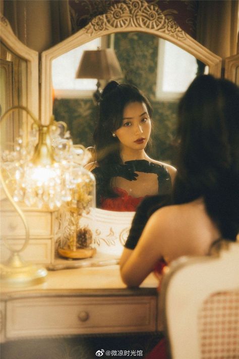 Vintage Mirror Photoshoot, Debut Photoshoot Ideas, Debut Planning, Pre Debut Photoshoot, Debut Theme, Quinceanera Photoshoot, Debut Photoshoot, Debut Ideas, 얼굴 그리기