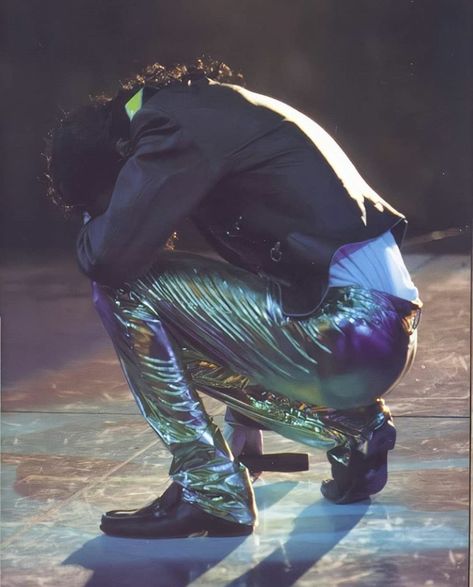 Michael Jackson during HIStory world tour ❤ Michael Jackson Crying, Michael Jackson 1991, Mj Quotes, Michael Jackson Neverland, Michael Jackson Quotes, Michael Jackson Wallpaper, Joseph Jackson, Michael Jackson Pics, King Of Music