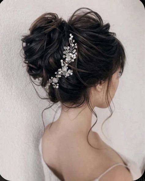 Bridal Hair Vine Pearl, Vintage Hairstyles For Long Hair, Long Hair Vine, Long Bridal Hair, Bridal Hair Wreath, Pearl Bridal Hair, Hair Vine Bridal, Gold Hair Vine, Wedding Hair Vine